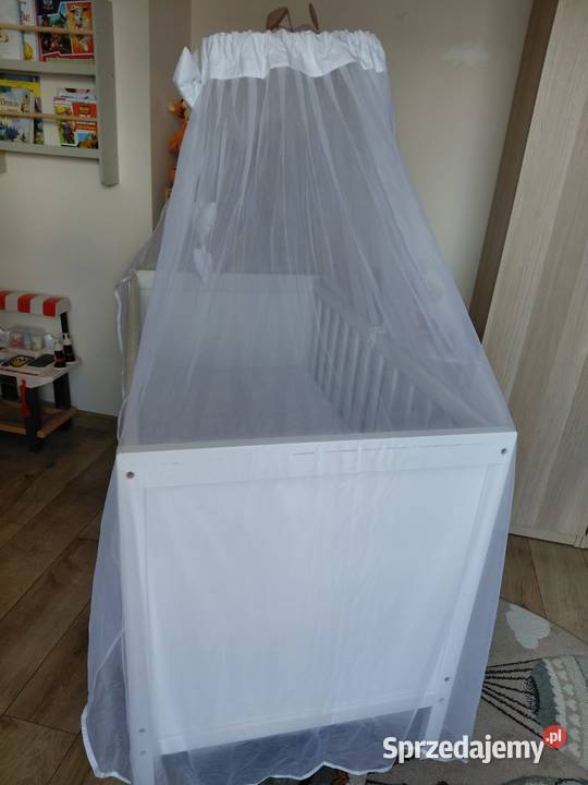 Łóżeczko z materacem i baldachimem Klecie