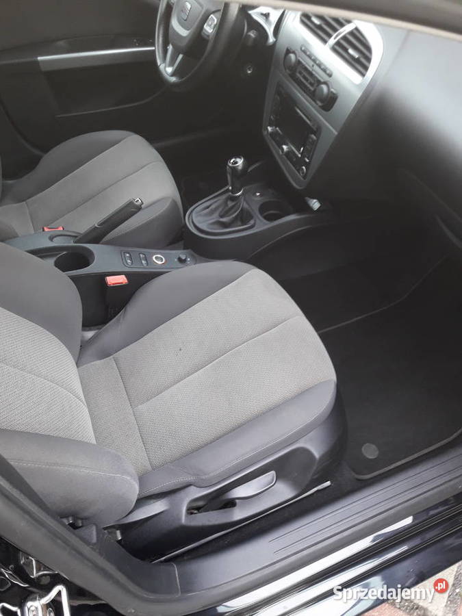 Sprzedam Seat Leon 14 Benzyna Moc 92 kW125 STAN manualna Gniezno