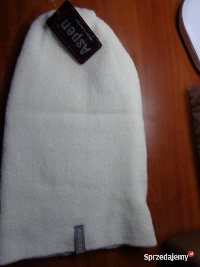 długa nowa czapka biała ekry z akrylu Poznań