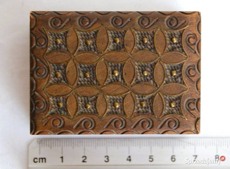 Drewniana szkatułka rzeźbiona inkrustowana brązowy Lublin