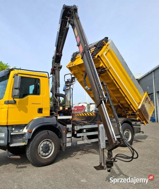 Wywrotka 4x4 z dzwigiem Warszawa