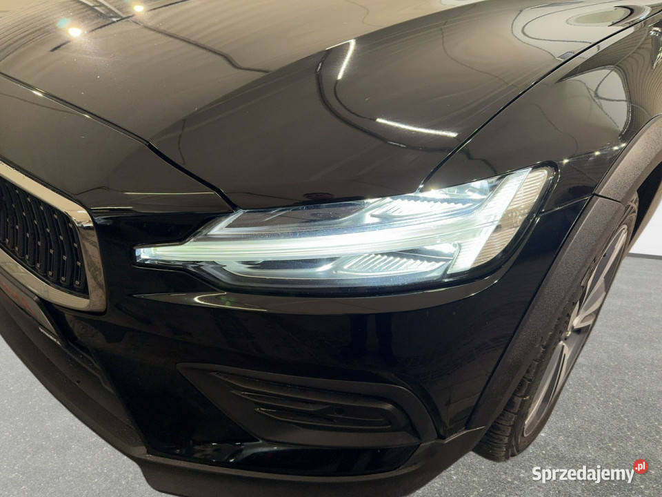 Volvo V60 Cross Country VAT 23 20B4 mHEV D 197 Myślenice sprzedam