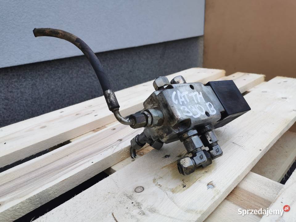 Blok zaworowy osprzętu Cat TH 330B Wilkowo