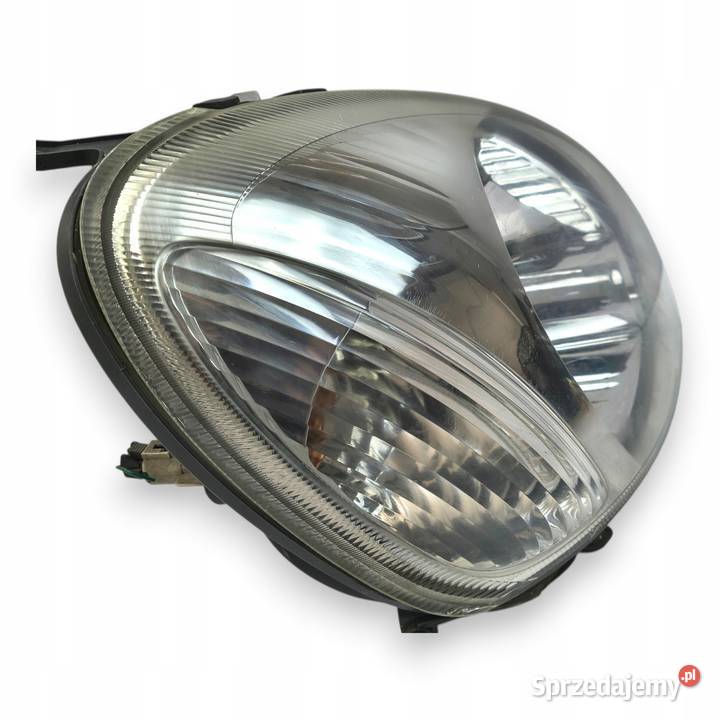 LAMPA PRAWA Toyota Yaris I LIFT 0306 prawy przód Chełm