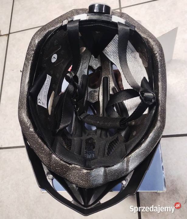 Nowy kask rowerowy z wbudowaną lampką Sport i Wypoczynek Wąbrzeźno sprzedam