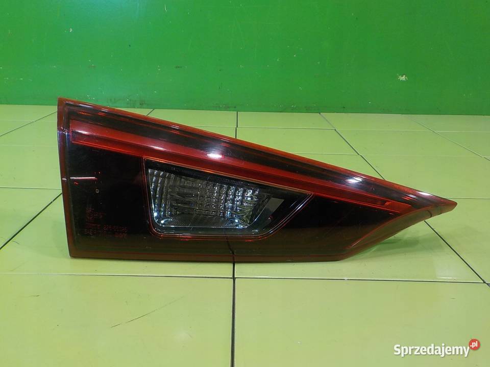 MAZDA 3 BM III 22 D 15r SEDAN 4D lampa lewa tyl osobowe Lampy tylne Suków