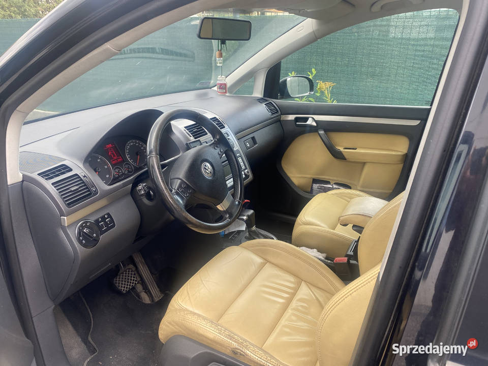 VW Touran 20 tdi automat 7 osob