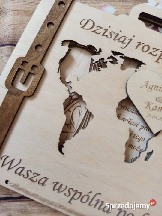 Drewniana walizka ślubna na pieniądze z Bełchatów