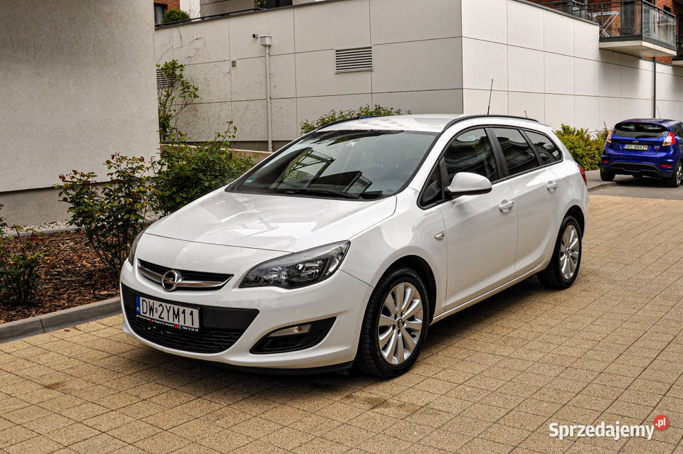 Opel Astra J 14T 140 Bezwypadkowy Lift 2014 r Wrocław