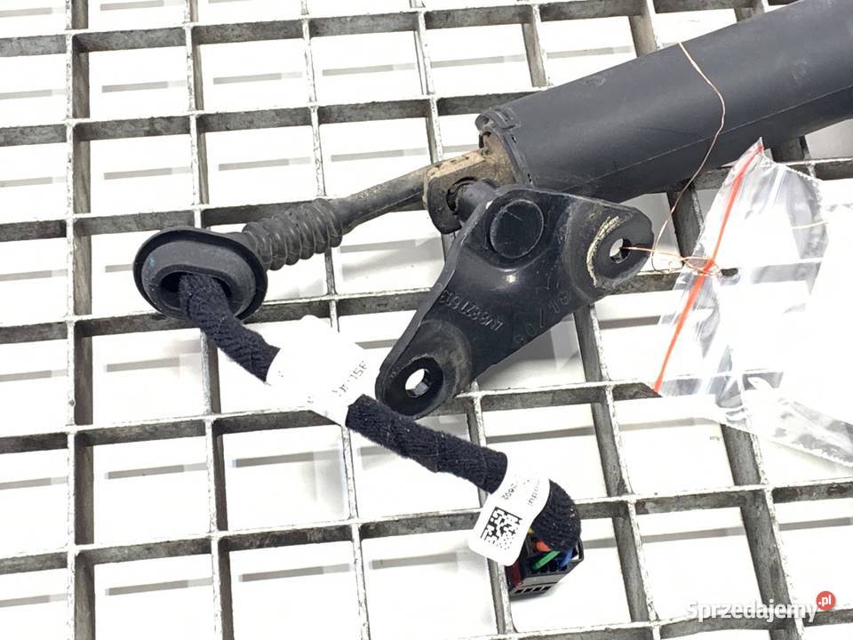 SIŁOWNIK TELESKOP KLAPY LEWY AUDI Q8 4M8827851D osobowe sprzedam