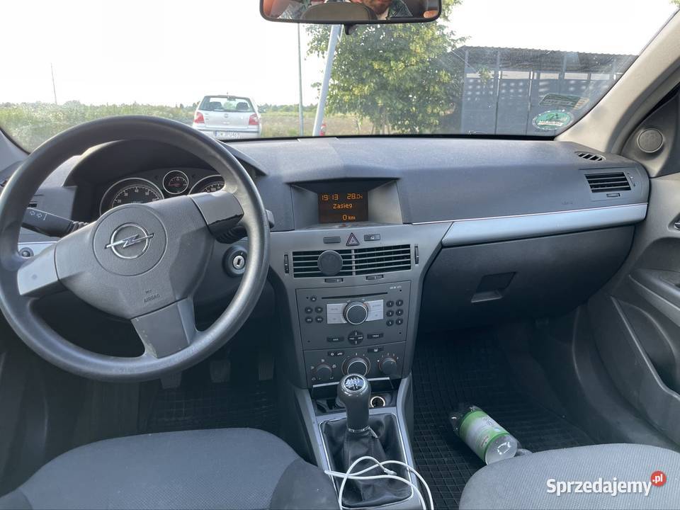 Opel Astra H 14 LPGbenzyna manualna skrzynia kupiony w Polsce Wrocław sprzedam