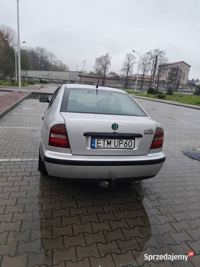 Skoda Octavia I 16 benzyna 1999 222889km Łazisko