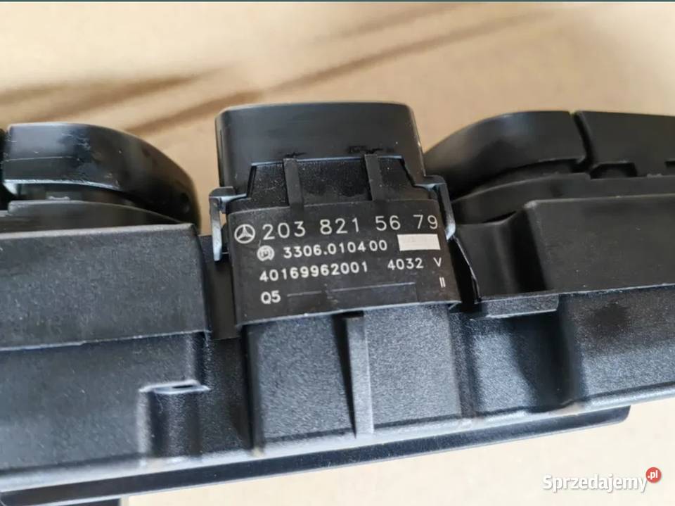 Włącznik przycisk świateł awaryjnych Mercedes