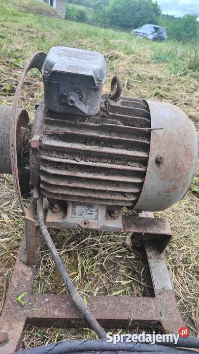 Silnik KW 55 na metalowym wózku Linia