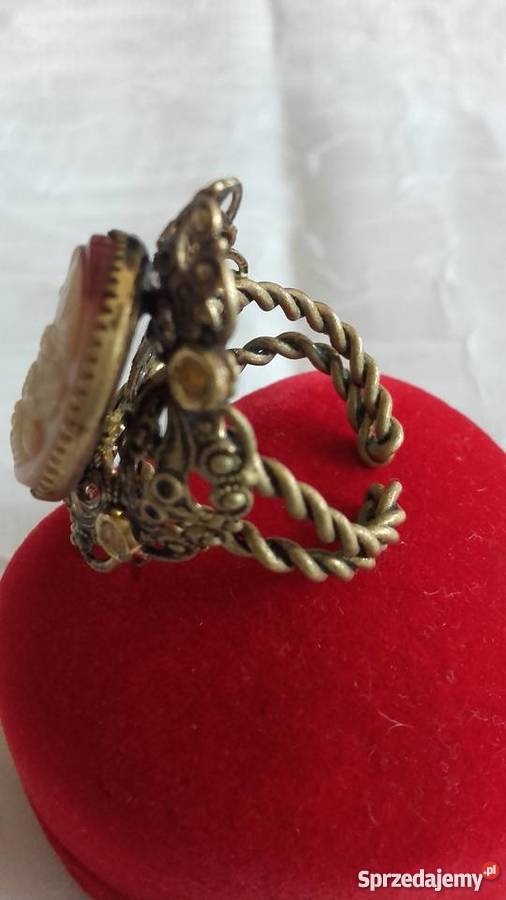 STARY PIERŚCIONEK Z DAMĄ KAMELIOWĄ wielkopolskie Piła