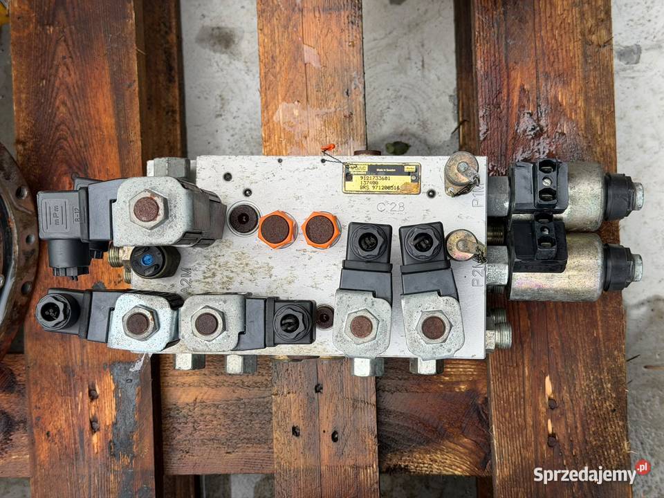 Rozdzielacz hydrauliczny PARKER BRS 971200516 śląskie Antonie sprzedam