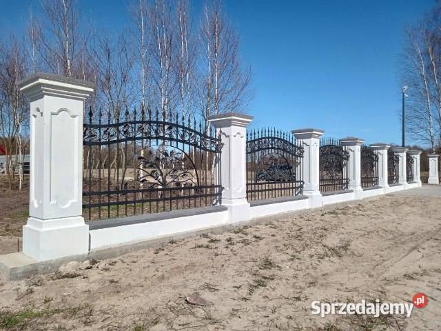 Ogrodzenia DworkoweSłupkiMurki Betonowe Stylowe Wrocław