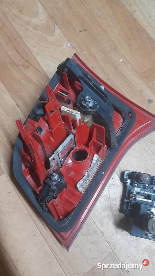 Lampa lewa klapy oprawka mocowanie audi a6 c6 dolnośląskie Karpacz