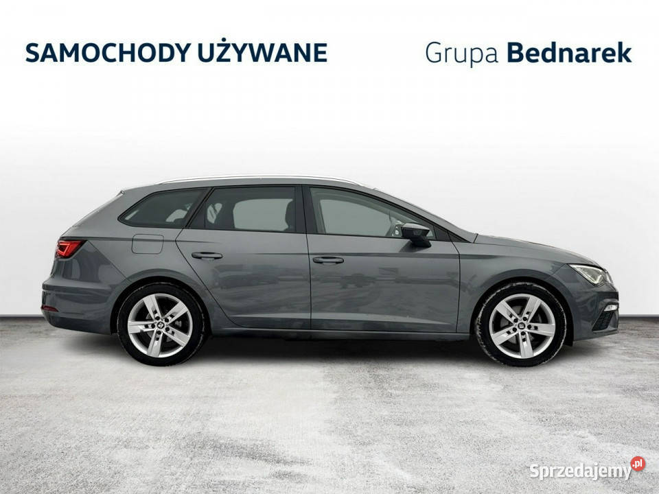 Seat Leon Bezwypadkowy Salon Polska Serwis ASO światła przeciwmgielne łódzkie Łódź