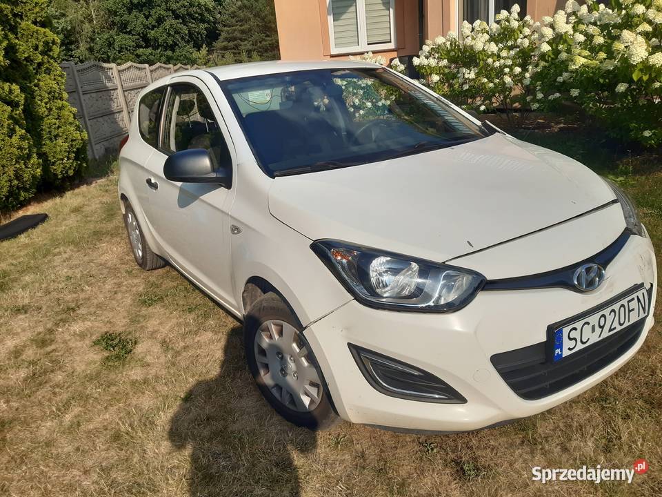 HYUNDAI i20 Uszkodzony przód VAT1 Częstochowa sprzedam