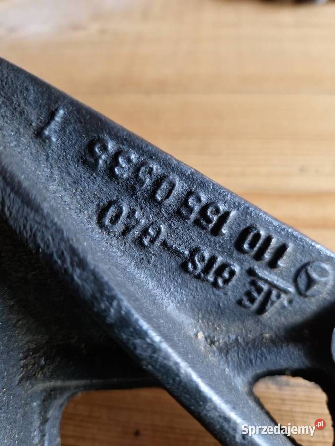 Mercedes W123 W126 łapa mocowanie poduszka Nowa Sól