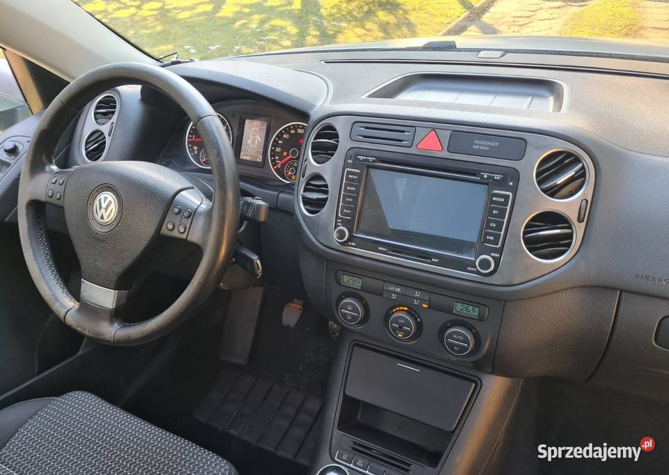 Tiguan 4x4 szklany dach nawigacja klimatronik uszkodzony Rybnik