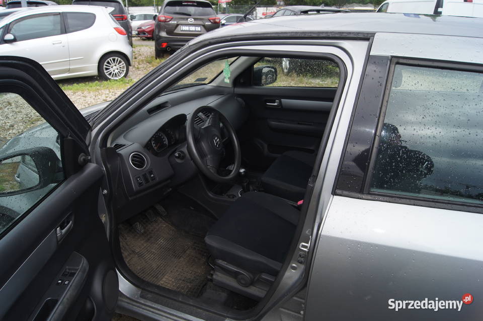 Suzuki swift benzyna uszkodzony tył Warszawa sprzedam