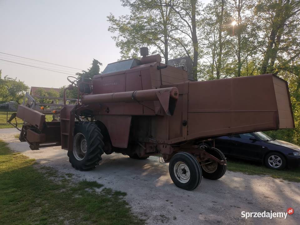 Kombajn International 871 Korytnica