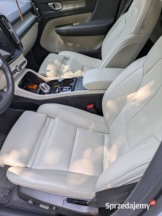 Volvo XC40 Plus B5 super stan mały przebieg świętokrzyskie Pliskowola sprzedam
