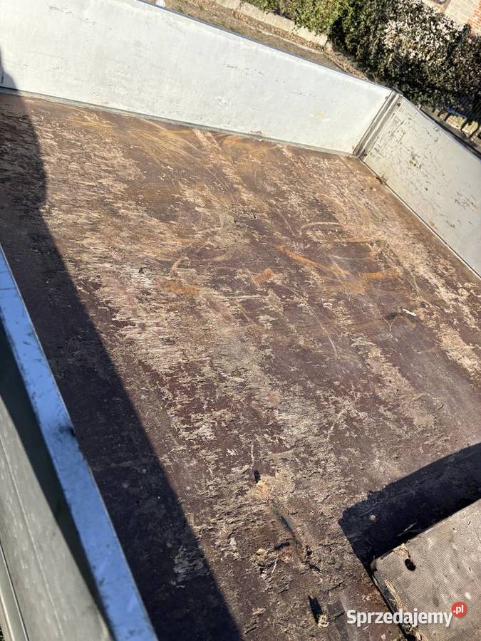 Duża przyczepa samochodowa Konin