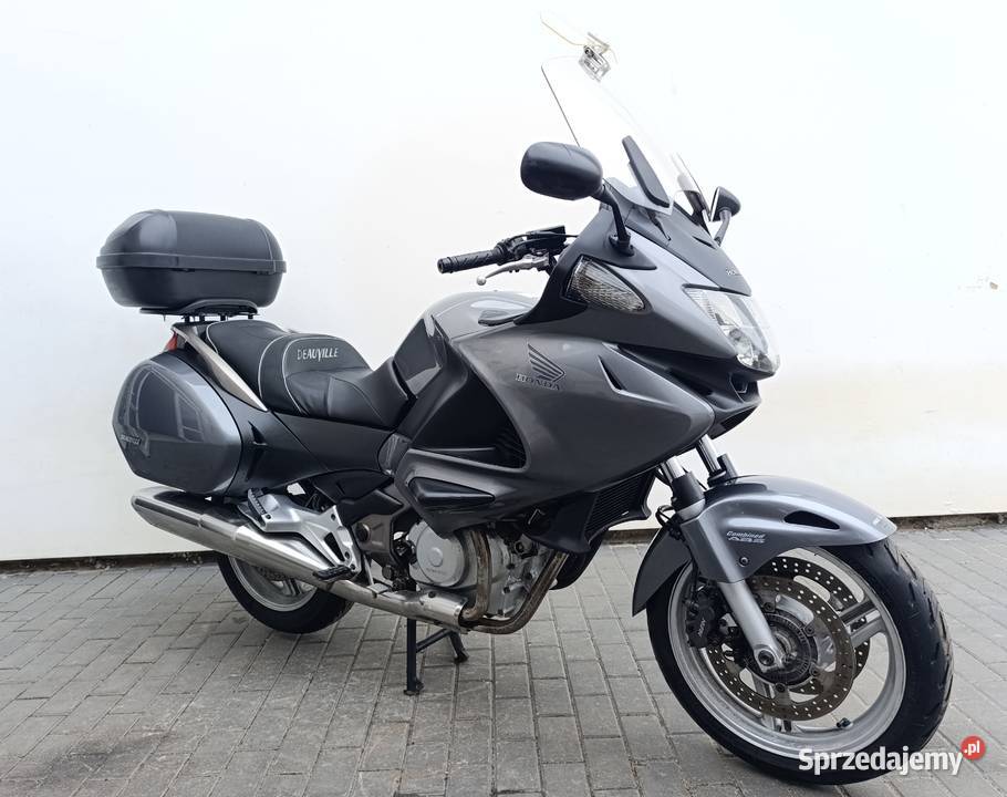 Honda NTV 700 NT700VA 2006 kufer centralny Ostrołęka