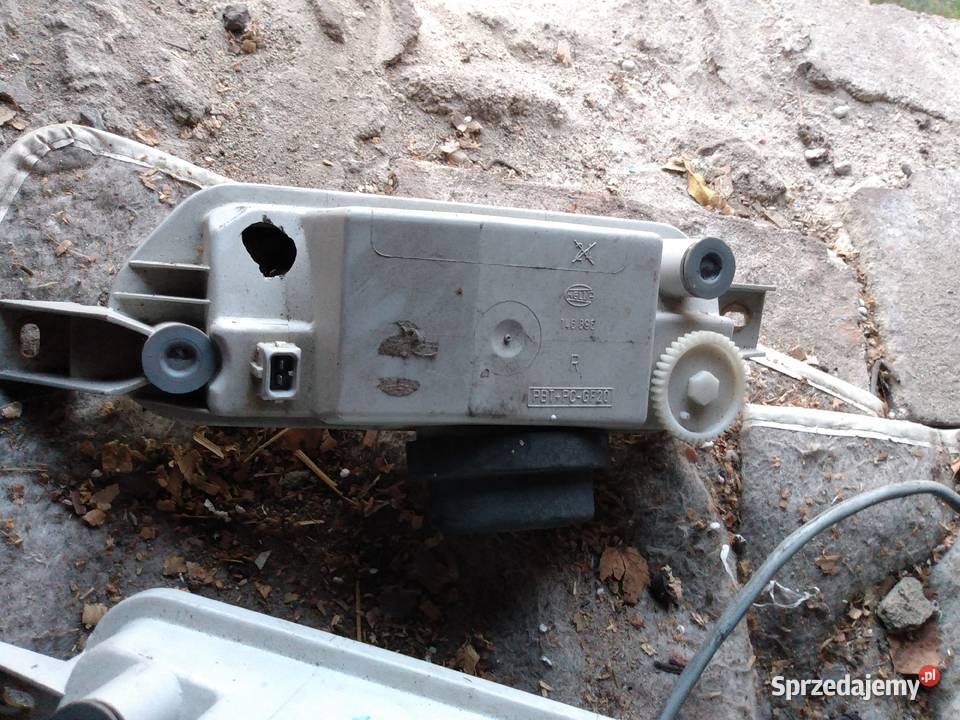 Halogen lewy i prawy ford Escort Rok produkcji 1996 Rogaszyce
