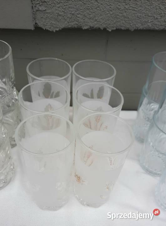 Szklanki kubki szklane różne