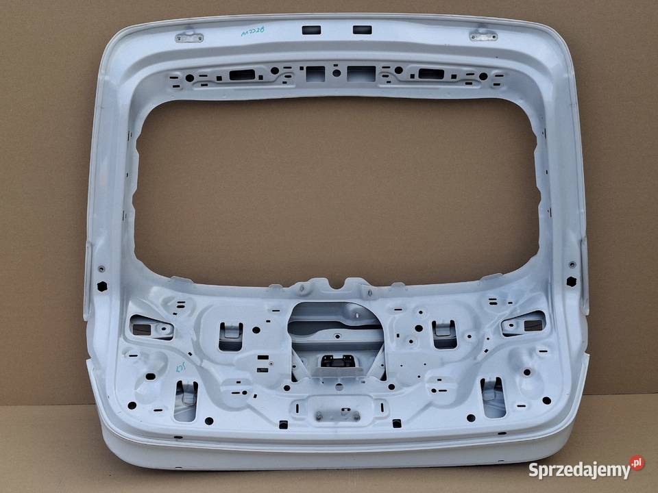 CUPRA LEON 2025 KLAPA BAGAŻNIKA TYŁ Motoryzacja Bieleń