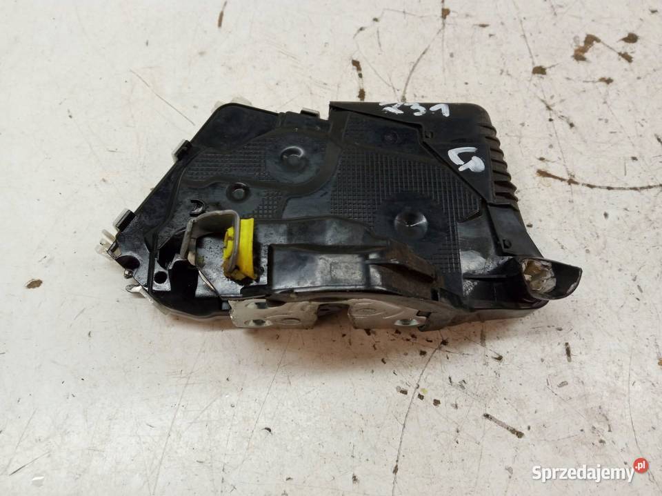 ZAMEK DRZWI LEWY PRZÓD 140826 Toyota Yaris III świętokrzyskie