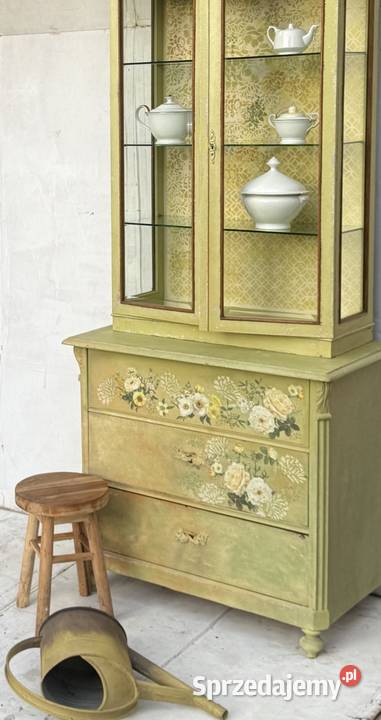 Witrynka komoda z nadstawką vintage z różami Przeworsk