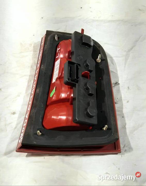 LAMPA LEWY TYŁ SKODA OCTAVIA I LIFT KOMBI lampy tylne dolnośląskie Mielęcin