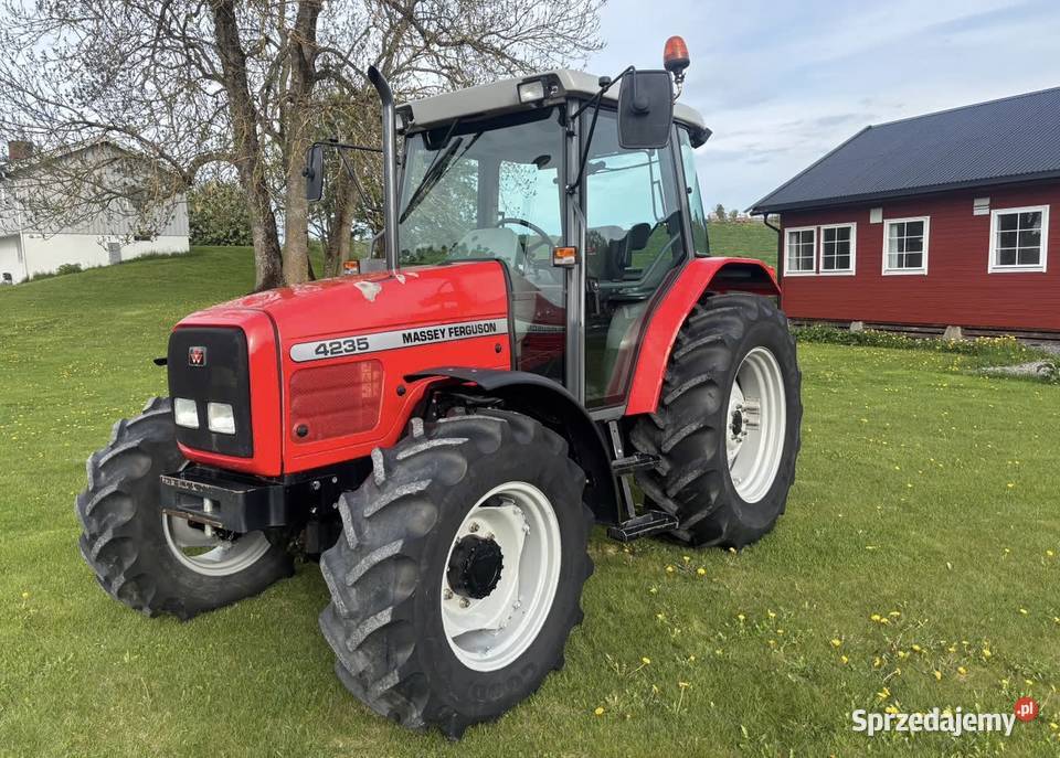 tractor Massey Ferguson 4235 Wrocław