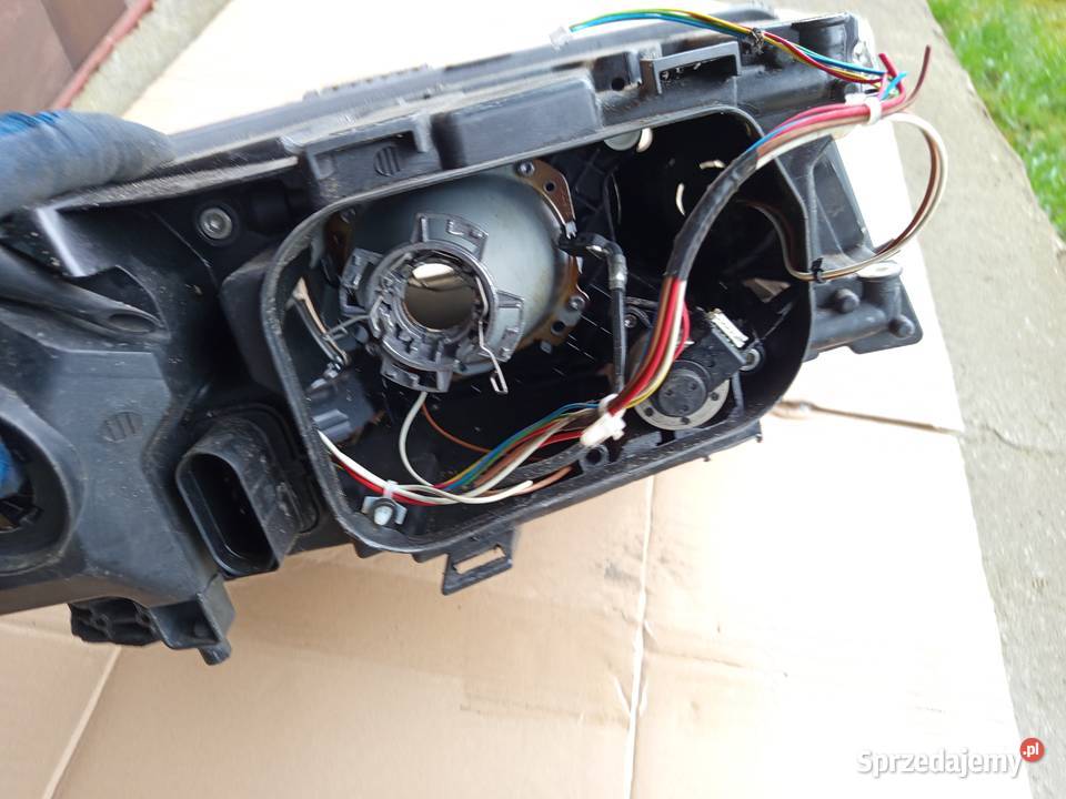 Audi A6 C6 lampa lewa przód 4F0941003 AK osobowe Kłodawa