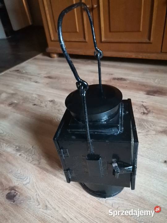 Stara lampa kolejowa na nafte Kraków