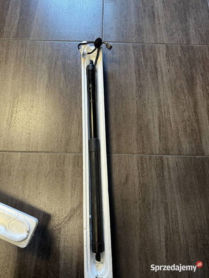 VOLVO XC 40 SIŁOWNIK ELEKTRYCZNY KLAPY BAGAŻNIKA śląskie Kozy