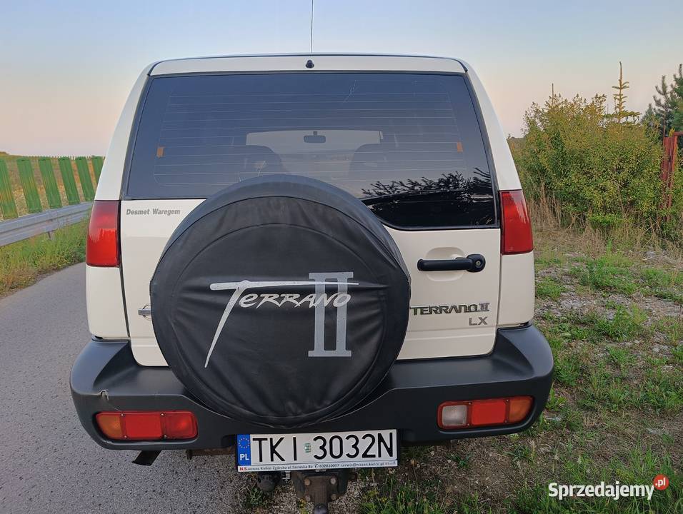 Nissan terrano ii 24 benzyna 4x4 83 bezwypadkowy Chmielnik