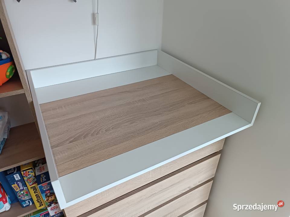 Przewijak małego dziecka nakładka na komodę Libiąż