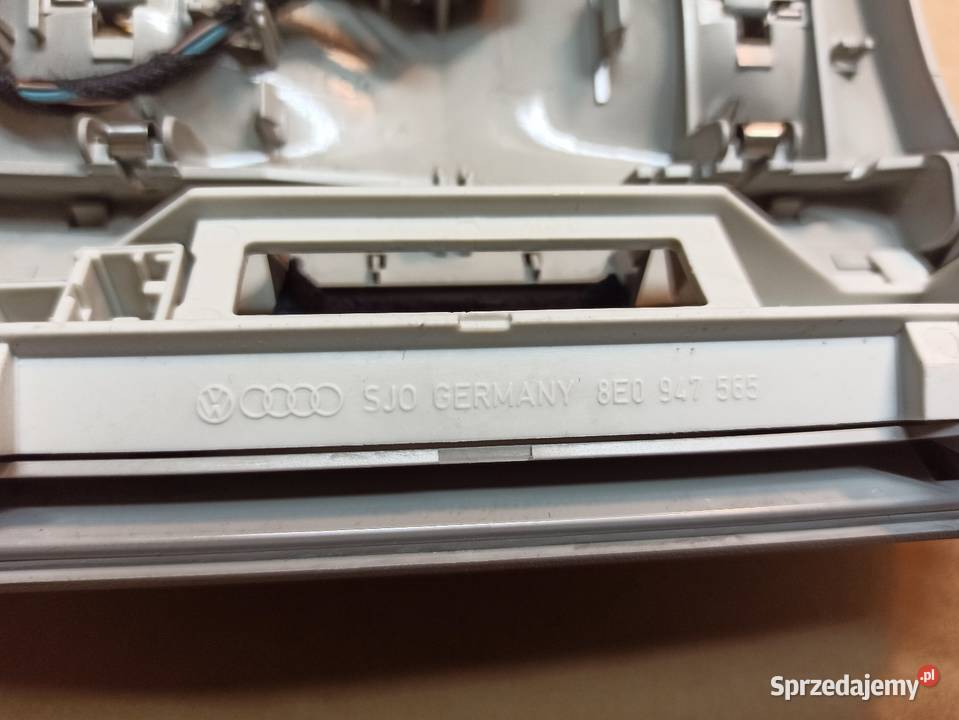LAMPKA OŚWIETLENIA WNĘTRZA 8E0947565 AUDI A3 8P dolnośląskie Bolesławiec