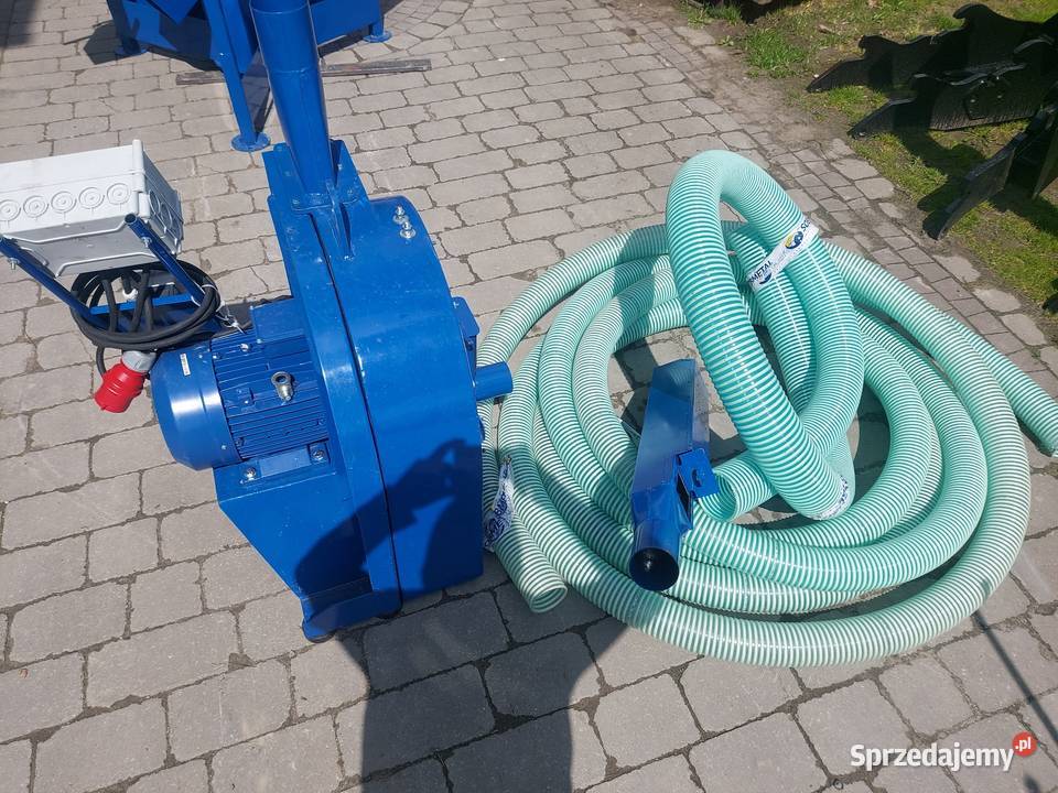 Mieszalnik pasz pionowy z kieszenią zasypową Wyszków sprzedam