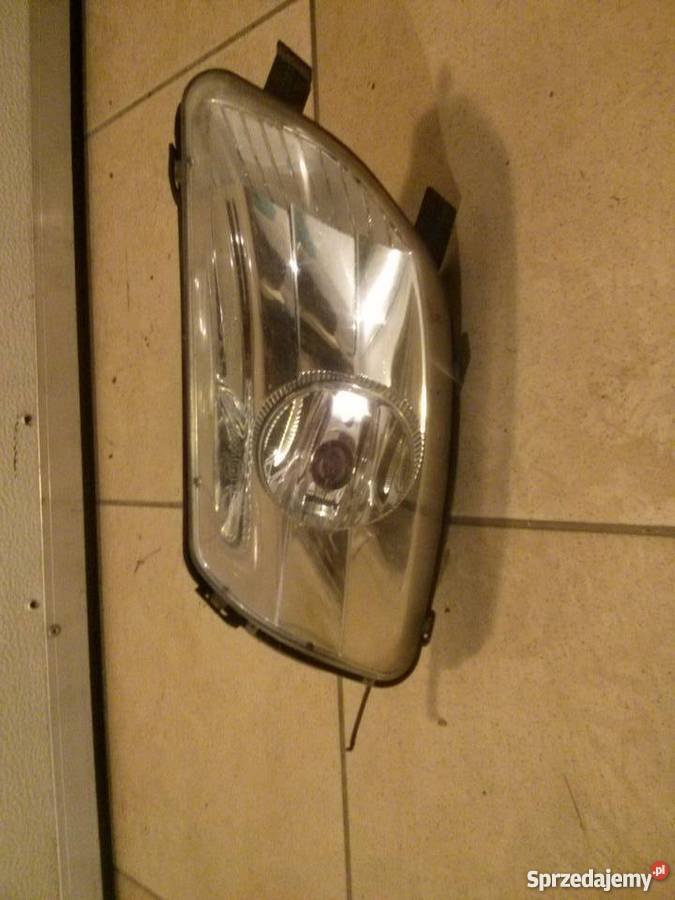 Halogen peugeot 308sw 2010rułamany jeden uchwyt Oświetlenie