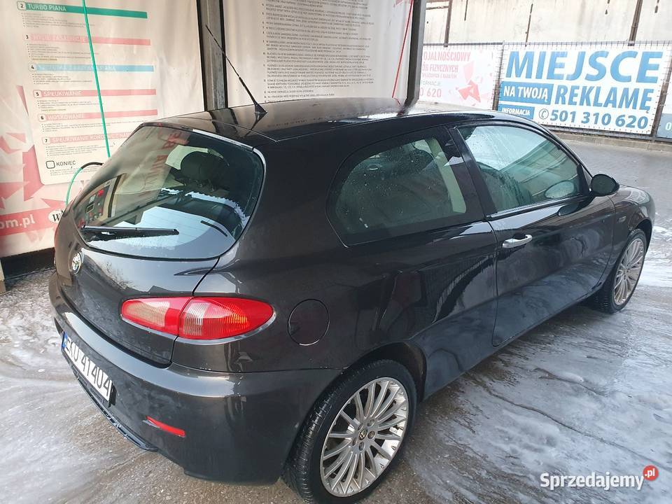 Alfa Romeo 147 16 Twin Spark 105 2006 r Mocno aluminiowe felgi Łódź sprzedam