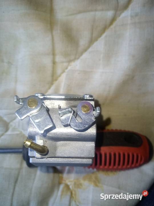 Gaźnik do pilarki Husqvarna z pompką Dębowiec