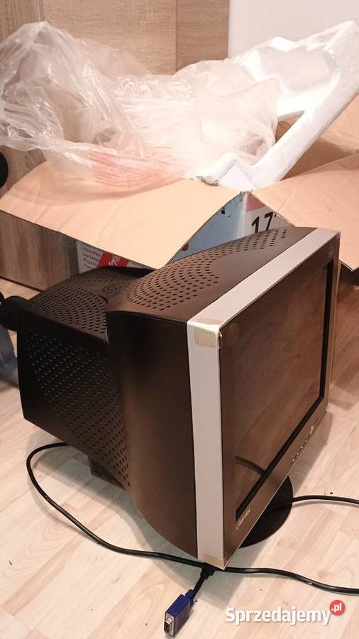 Monitor do komputera stacjonarnego retro Monitory i projektory Lubartów sprzedam