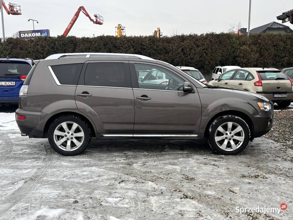 Mitsubishi Outlander 2010r 4x4 wspomaganie kierownicy Outlander Paniówki sprzedam